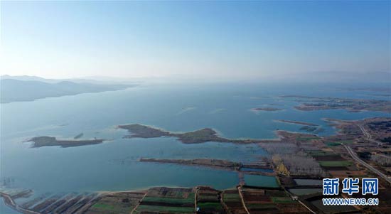 俯瞰南水北调中线工程渠首：一渠清水润京津