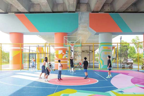 巧用桥下空间　丰富市民生活