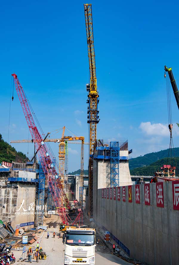 湖南怀化：沅水航道建设战犹酣