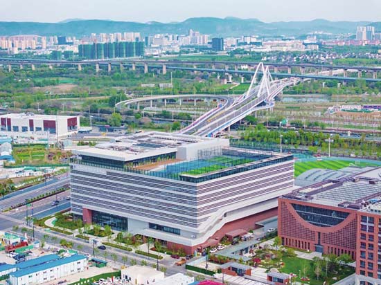 南京：科技“智造”　打造全国首