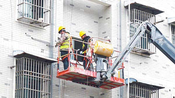 改造镜头：更新设备消除用气隐患