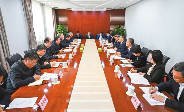 倪虹会见中国银行董事长葛海蛟