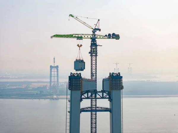 “世界第一跨”建设新突破！中联重科