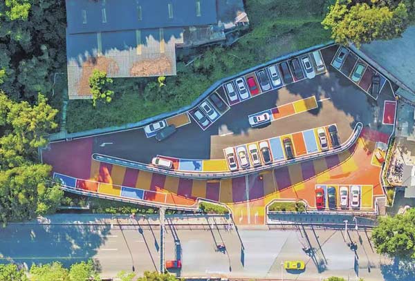 建设停车位 缓解存放难