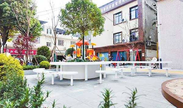 小区新貌：建起小广场打造休闲地