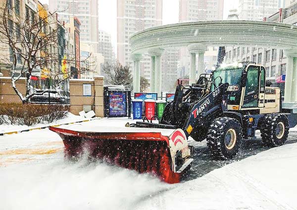 以雪为令　向雪而行,保障居民出行安全