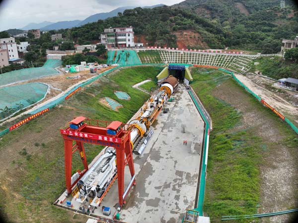 破壁而行！中国TBM首次实现200米连续自主掘进