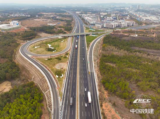 沪昆高速梨园至东乡高速公路建成