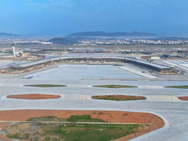 福州长乐国际机场新建第二跑道试飞成功