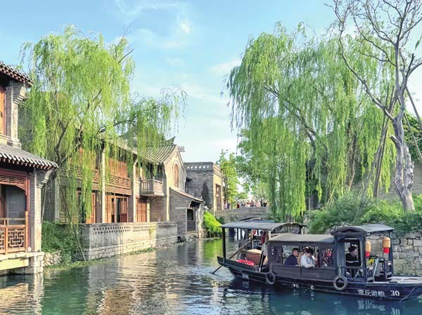 山东济南：水在城里人入画中