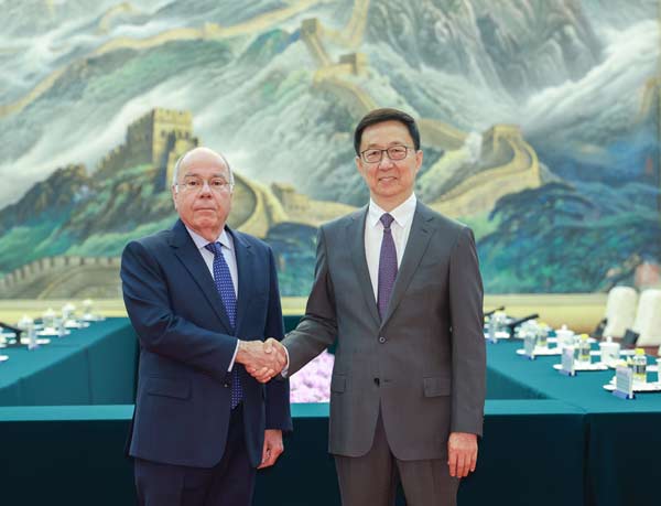 韩正会见巴西外长维埃拉