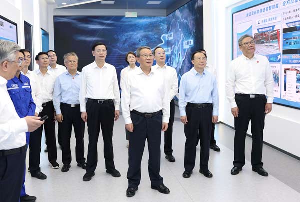 李强在辽宁大连调研