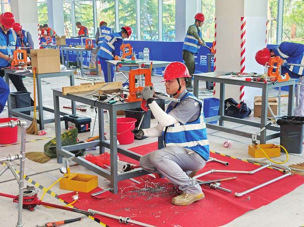 行业技能大比武： 以赛促技　砥砺匠心