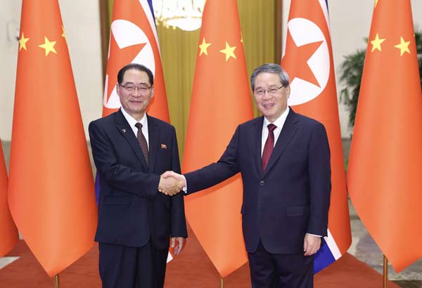 李强同朝鲜内阁总理朴泰