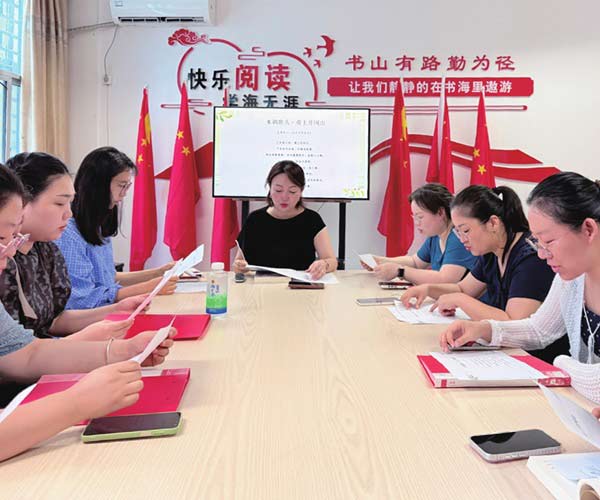 河南漯河：开展“玫瑰书香”主题阅读活动