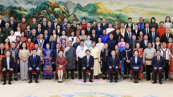 王沪宁会见全国少数民族