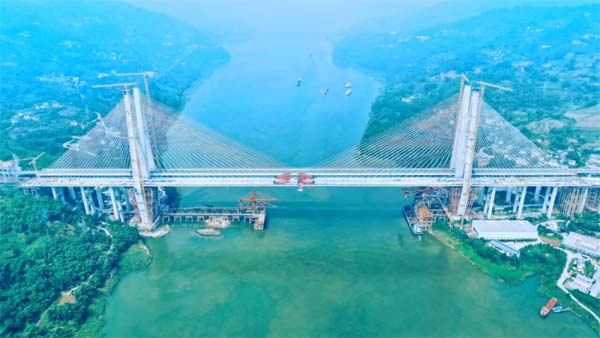 渝万高铁石沱长江大桥公路桥合龙将创四项“世