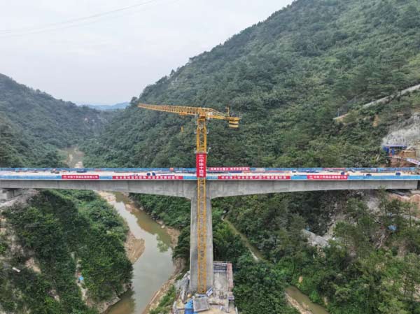飞跨深山峡谷！深南高铁白石河大